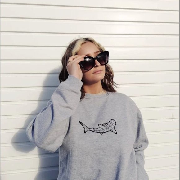 Handmade Unisex Whale Shark Embroidered Grey Sweatshirt - Picture 7 of 8